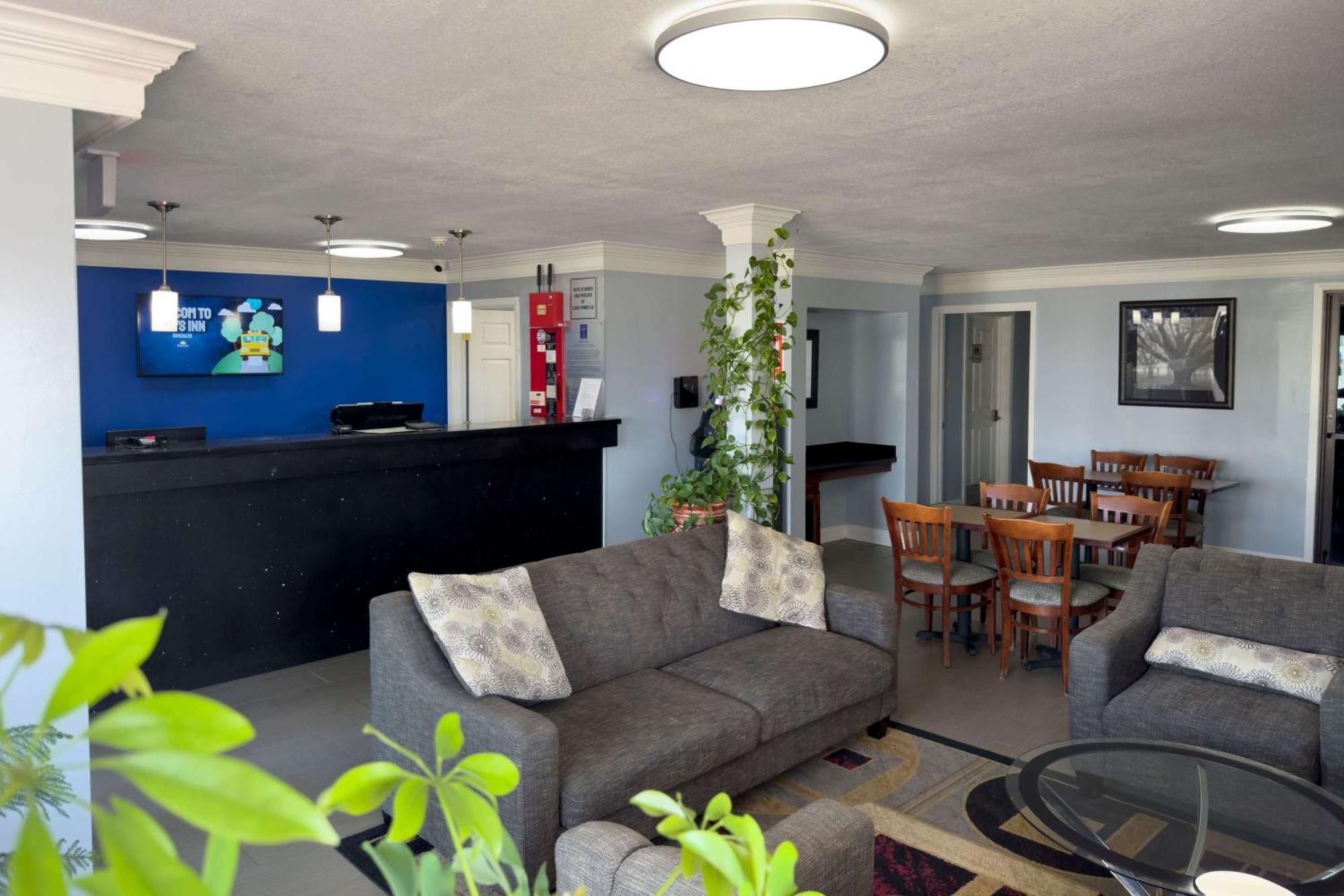 Days Inn By Wyndham Gonzales Dış mekan fotoğraf